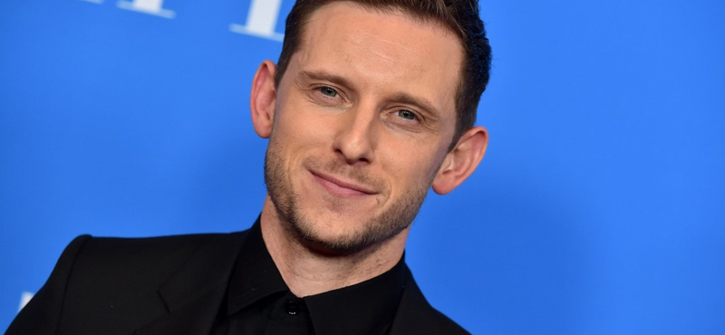 Jamie Bell felismerhetetlen tetovált neonáciként