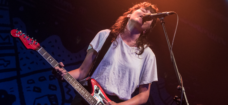 Vadóc csaj a szomszédból – ilyen volt a Courtney Barnett-koncert