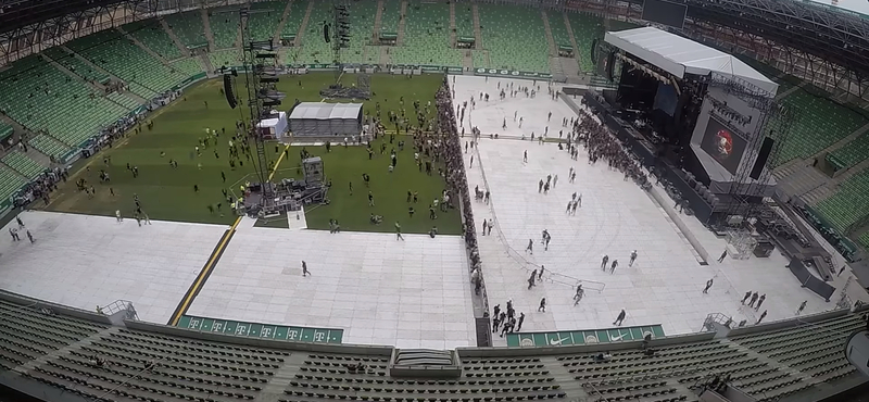 Látványos videón, ahogy átalakul a Fradi-stadion egy koncert miatt