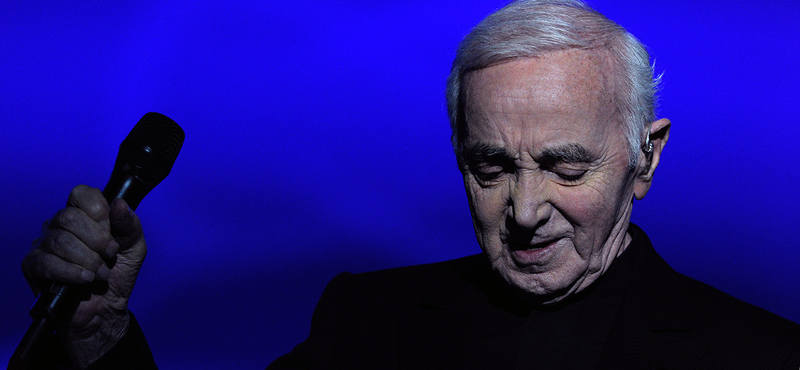 Charles Aznavour még a halálával is tett egy szívességet Franciaországnak