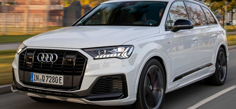 Itt a zöld rendszámos új Audi Q7