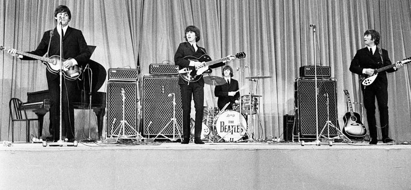 Meghalt az ős-Beatles basszusgitárosa, aki végül matektanárként élt boldog életet