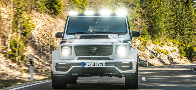 Nem udvariaskodik ez a 6 kipufogós, 6 fényszórós új Mercedes G63