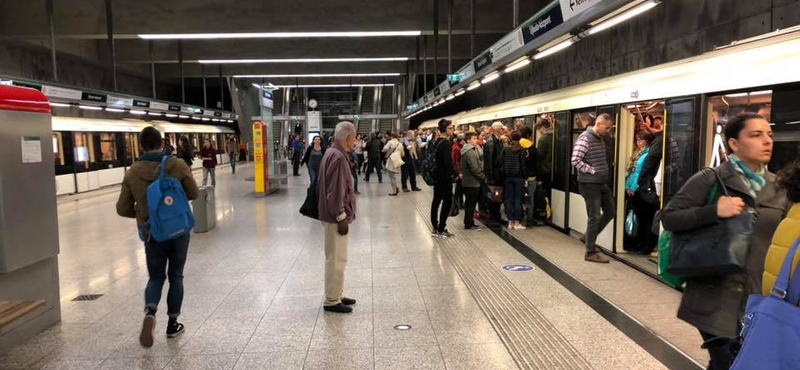 Tovább közlekednek a metrók hétvégenként