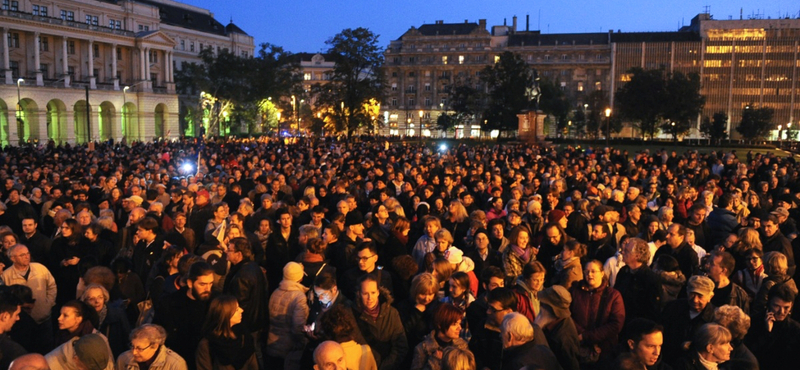 "Lopják a szabadságunk!" – Vasárnap a Szabad sajtó úton tüntetnek