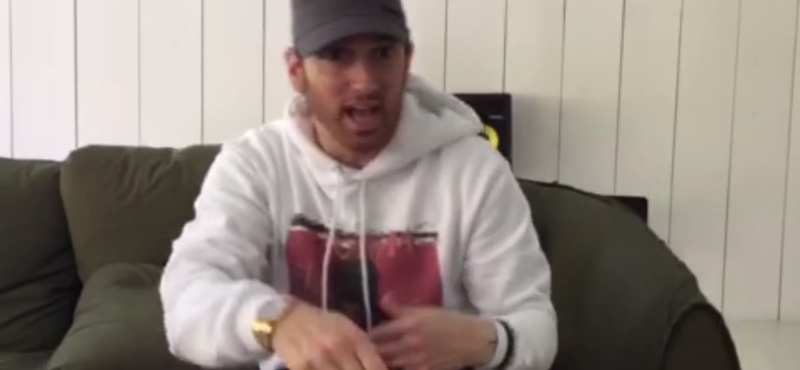 A szakállas Eminem boldog születésnapot rappelt 50 Centnek – videó