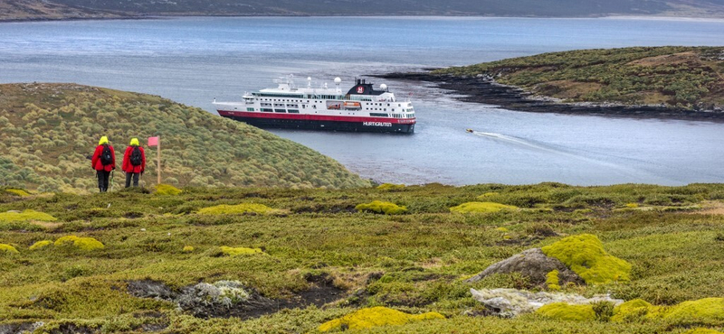 Elsüllyedt egy halászhajó a Falkland-szigeteknél, kilencen meghaltak, négyen eltűntek