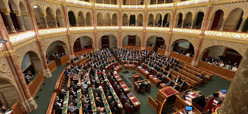 Fekete-Győr vádbeszéde a parlamentben: „Szuverenitásvédelmi Hivatal néven újra ÁVH-t működtetnek, újra zsarnokság van Magyarországon”