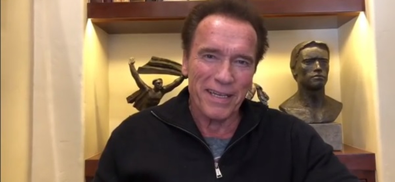 Jobban van, de még nem tökéletes a szívműtéten átesett Schwarzenegger állapota – videó