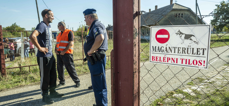 „Miért van szükség háromméteres drótkerítésre, rendőrökre és barakkágyakra egy diáküdülőben?” – az osztrákok is kiakadtak a csermajori építkezésen