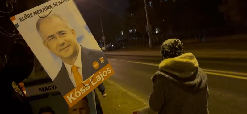 A DK-s Varga Zoltán videóra vette, ahogy Debrecenben lerángatják a plakátjait, és Kósa Lajosét teszik a helyére