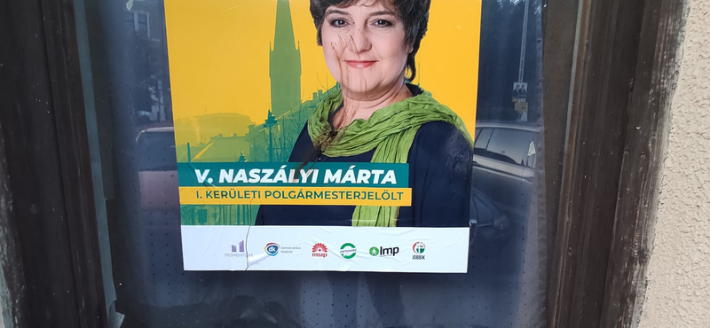 Ürülékkel kenték össze az I. kerületi ellenzéki iroda ablakát