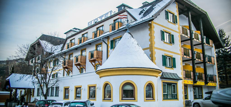 Itt egy újabb osztrák hotel, ami Mészáros Lőrinchez kötődik