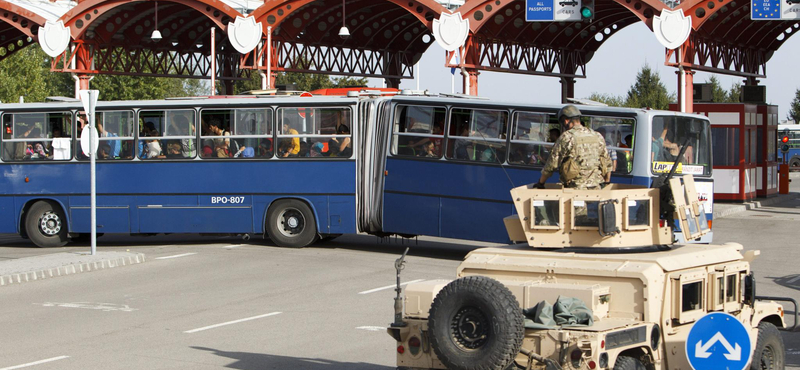 Érkeznek a menekültszállító vonatok