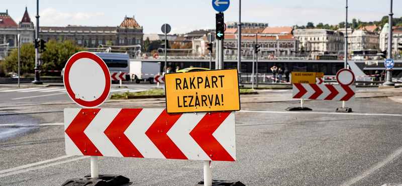 Lezárták a rakpartot, a villamos se csenget – képeken az árvízre készülő Budapest