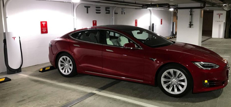 Újfajta gyorstöltőket telepít a Tesla – a városok lefedése a cél