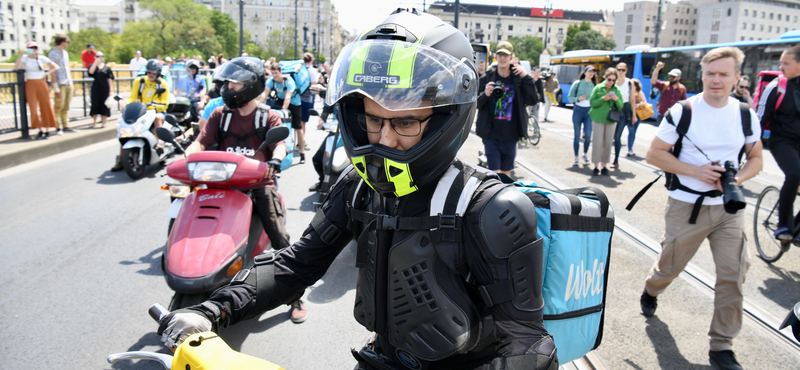 Hétfő reggel újra a Margit hídnál tüntetnek a futárok