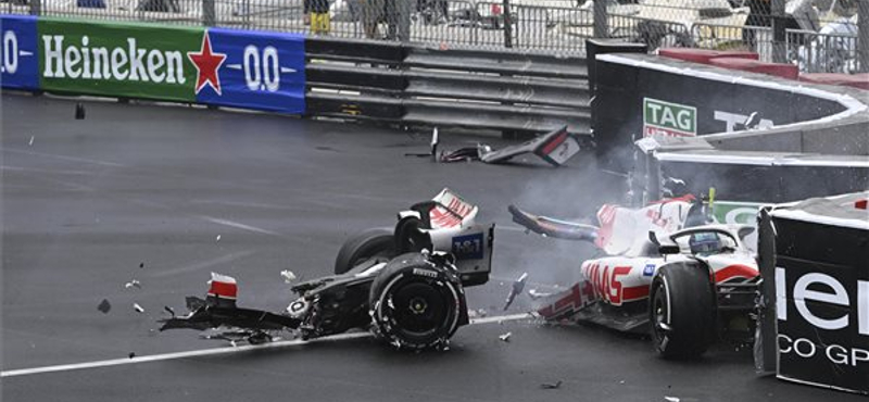 Kettétört Mick Schumacher autója a monte-carlói pályán