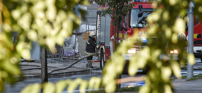 Kigyulladt egy családi ház Vecsésen