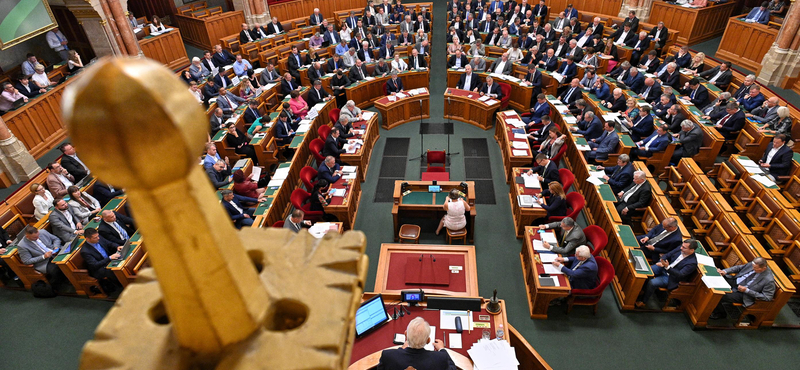 1,4 milliárd forintra nőhet a Parlament éves rezsije