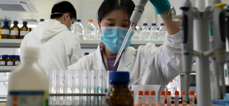 Új koronavírusos esetek után szigorítanak Pekingben