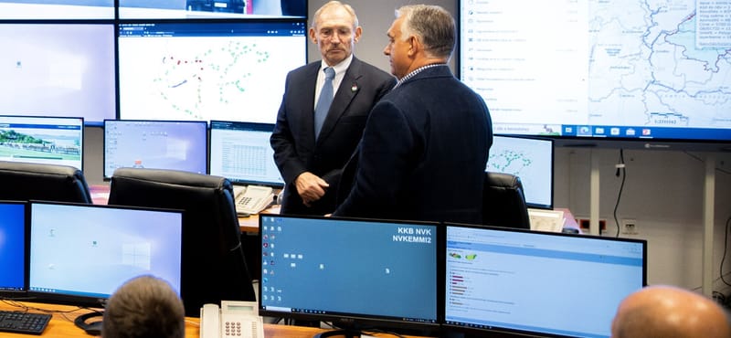 Csendben milliárdokat fizet a kormány az EU-nak, de az ügyészség nem találja a beismert csalást a Microsoft-beszerzésben