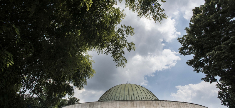 Bezáró Planetárium – Jobbik: a csillagos eget is ellopják