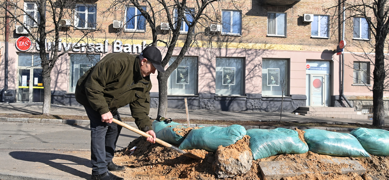 Légiriadók, lövészárkok és molotov koktélok - videós bejelentkezés Kijevből