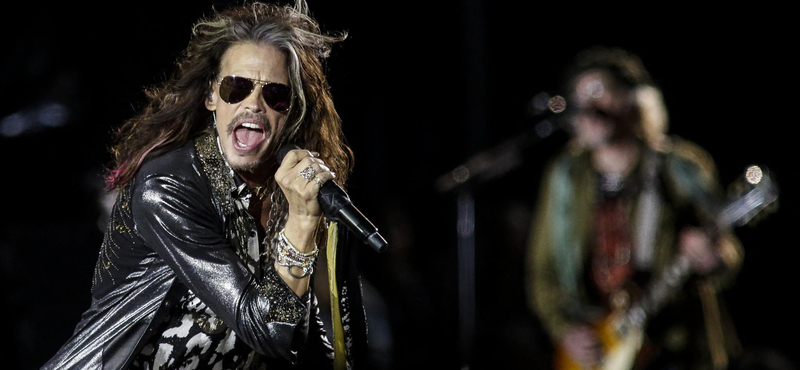 Rehabra vonul Steven Tyler: visszaesett az Aerosmith énekese