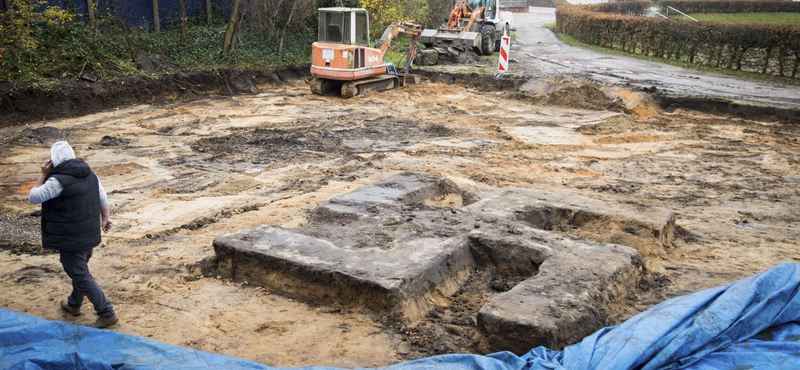 Óriási beton horogkeresztet találtak egy építkezésen Hamburgban