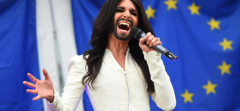 Bombariadó a Story-gálán, ahol Conchita Wurst is vendég