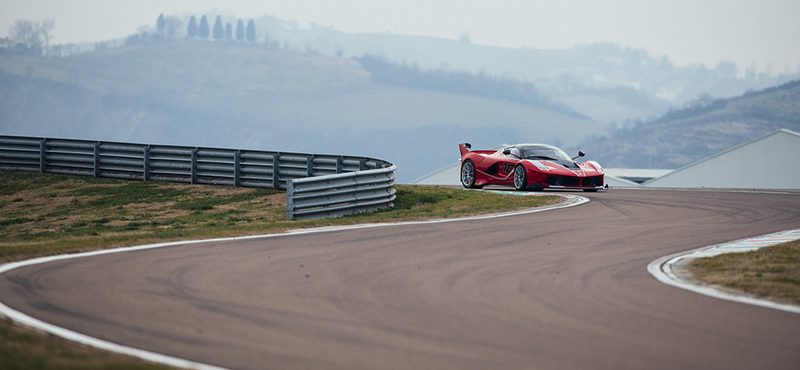 Így száguldott Vettel az 1050 lóerős Ferrari FXX K-val