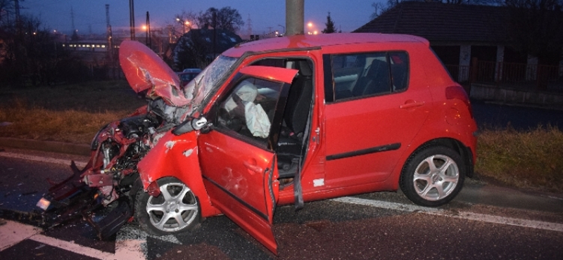 Fotók: 4 autót tört össze a részeg veszprémi suzukis