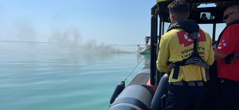 A Balatonnál három ember újraélesztésében vettek részt a vízimentők a hétvégén