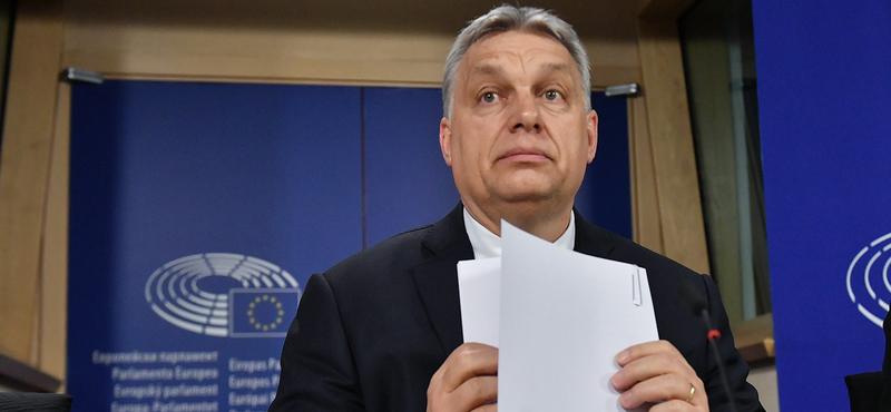 Elgáncsolták a fideszesek az Orbánra nézve ciki javaslatot