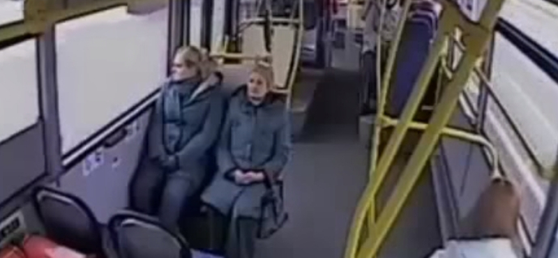 Ilyen, amikor vezetés közben elalszik a buszsofőr – videó