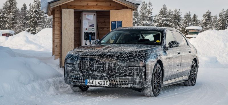 Sarkköri hidegben tesztelik a BMW i7-est