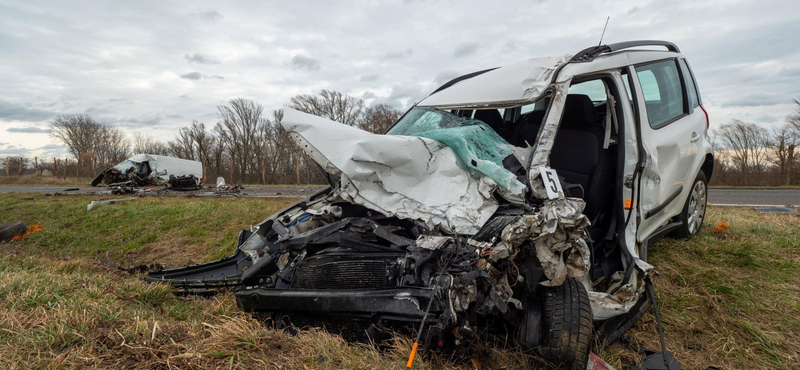 Mindkét sofőr meghalt egy balesetben a 6-os főúton