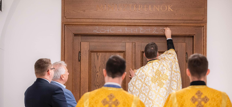 Házszentelő volt a Karmelitában, Orbán Viktor dolgozószobáját is megáldották – fotók