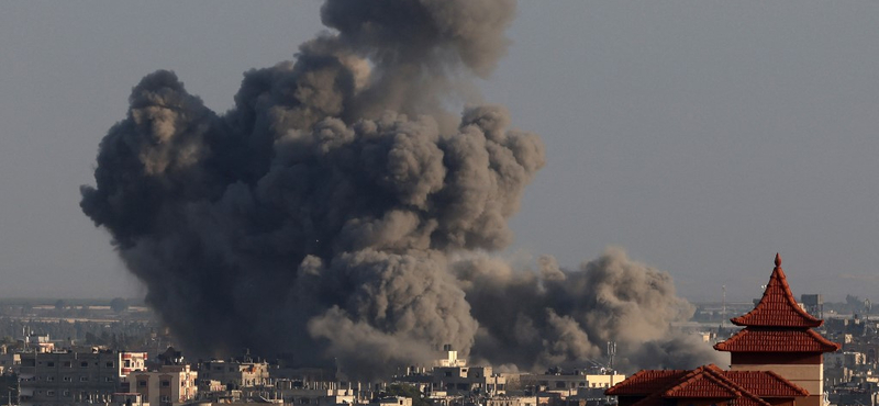 Meghalt az a gázai újszülött, akit a haldokló édesanyjából műtöttek ki egy izraeli légicsapás után