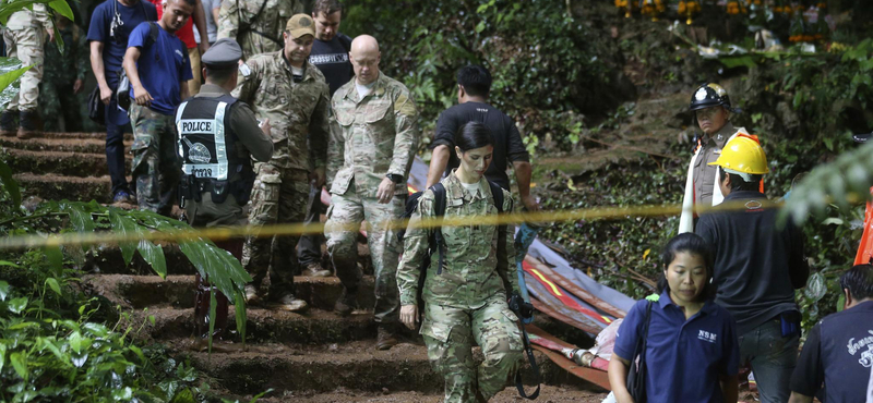 Thaiföldi barlag: Újabb két gyermeket hoztak ki