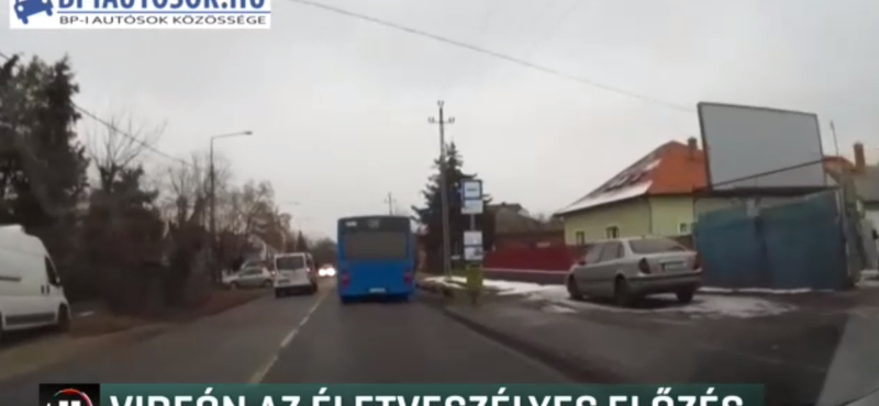 A megállóban lévő buszt próbáltak zebrán előzni, centiken múlt a baleset - videó