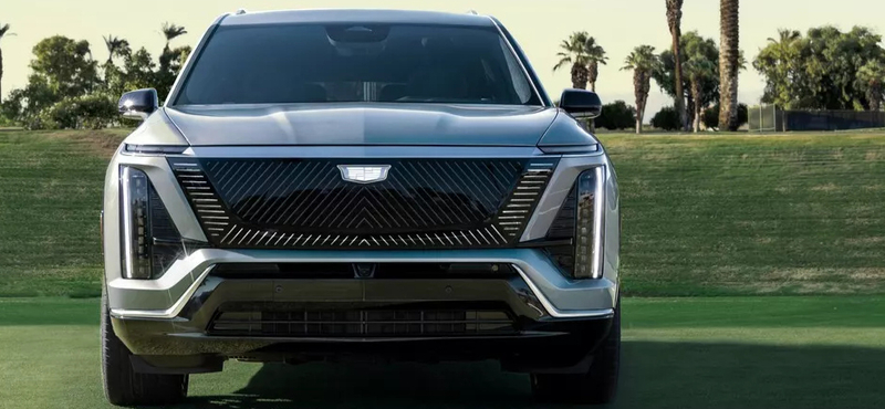 Itt a Cadillac legújabb hatalmas luxus villany SUV-ja