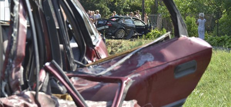 Előzés közben rohant a szembejövőbe - halottja van a balesetnek