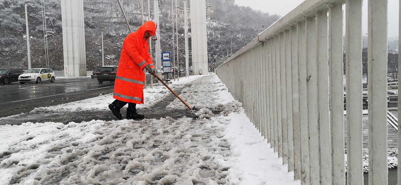 Karácsony: Elfogadhatatlan, hogy a hóesés lebénítja a várost