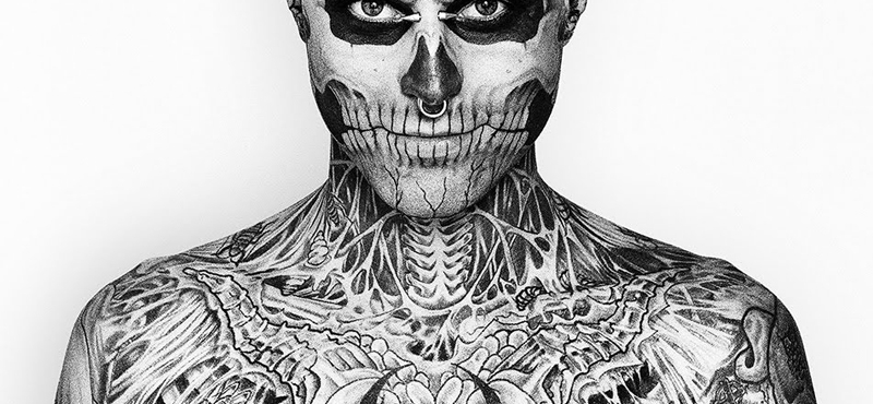 Zombie Boy, a megszállott tetoválás rajongó megmutatta valódi alakját a kameráknak (videó)