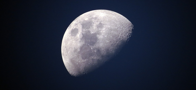 A NASA talált valamit a Holdon, nagy bejelentésre készülnek [frissítve]