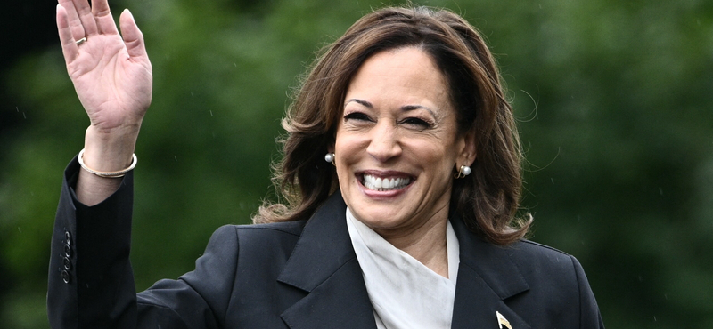 Barack és Michelle Obama is beállt Kamala Harris mögé