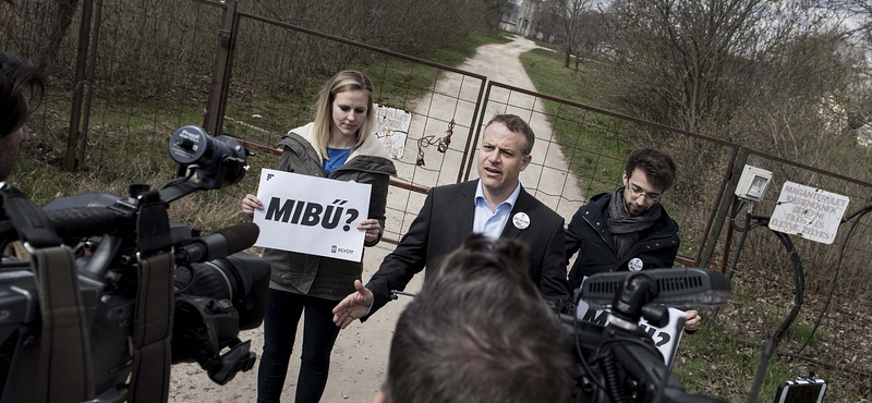 Juhász Péter becsöngetett Orbán Viktorhoz - fotók, videó