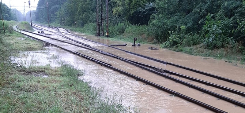 Három helyen nem járnak a vonatok a vihar után